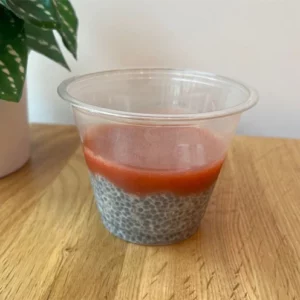 Graines de chia avec coulis maison